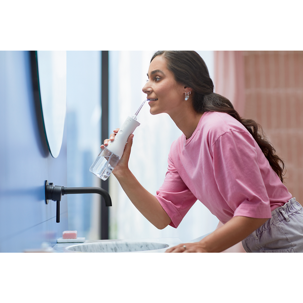 Philips Sonicare Power Flosser zobna prha serije 3000 + električna četkica Diamond Clean serije 9000 HX3886/41