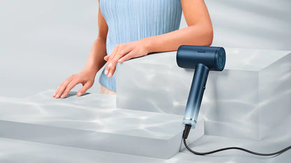 Philips sušilnik za lase s tehnologijo Aqua SenseIQ BHD956/10